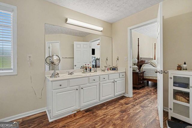 1405 Shiloh Oak Drive, Loganville, GA 30052