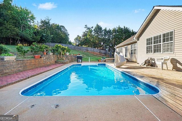 1405 Shiloh Oak Drive, Loganville, GA 30052