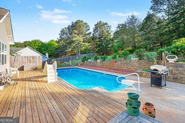 1405 Shiloh Oak Drive, Loganville, GA 30052