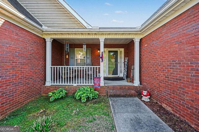 1405 Shiloh Oak Drive, Loganville, GA 30052