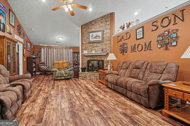 1405 Shiloh Oak Drive, Loganville, GA 30052