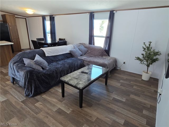 135 Inglewood Place, Elyria, OH 44035