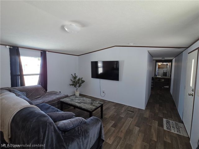 135 Inglewood Place, Elyria, OH 44035