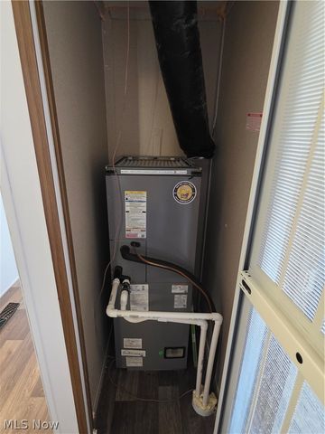 135 Inglewood Place, Elyria, OH 44035