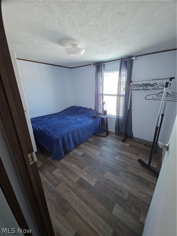 135 Inglewood Place, Elyria, OH 44035