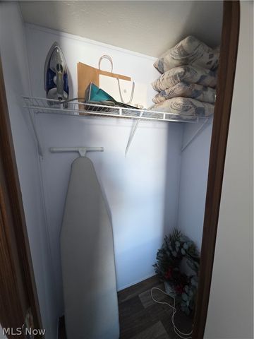 135 Inglewood Place, Elyria, OH 44035