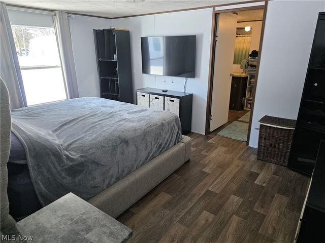 135 Inglewood Place, Elyria, OH 44035