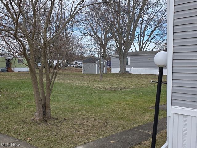 135 Inglewood Place, Elyria, OH 44035