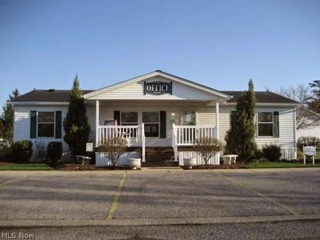 135 Inglewood Place, Elyria, OH 44035