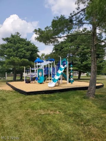 135 Inglewood Place, Elyria, OH 44035