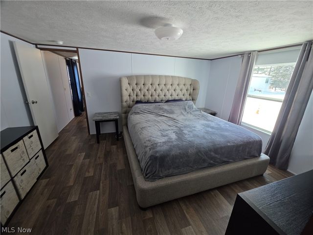 135 Inglewood Place, Elyria, OH 44035