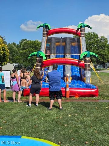 135 Inglewood Place, Elyria, OH 44035