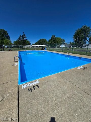 135 Inglewood Place, Elyria, OH 44035