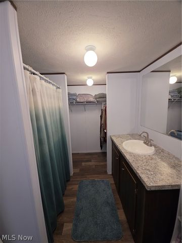 135 Inglewood Place, Elyria, OH 44035