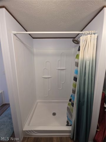 135 Inglewood Place, Elyria, OH 44035