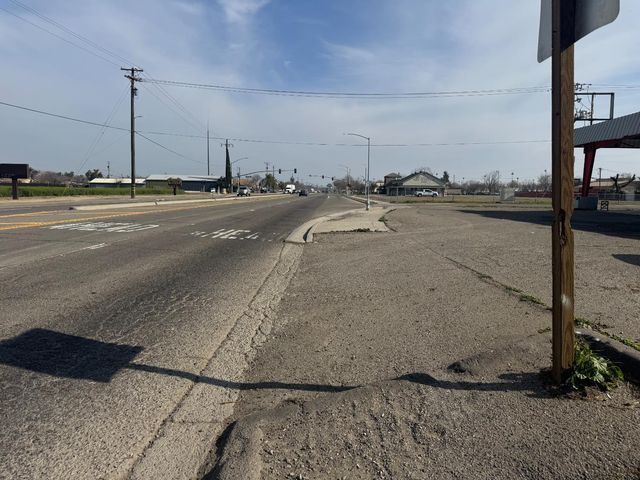 1731 E Pacheco Blvd, Los Banos, CA 93635