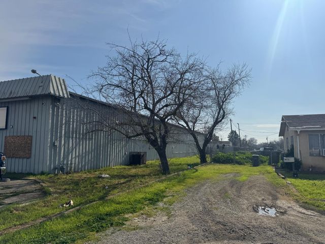 1731 E Pacheco Blvd, Los Banos, CA 93635