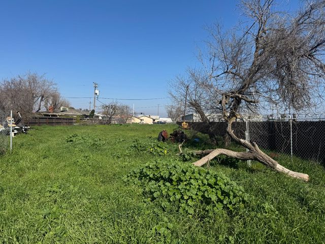 1731 E Pacheco Blvd, Los Banos, CA 93635