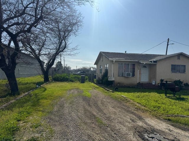 1731 E Pacheco Blvd, Los Banos, CA 93635