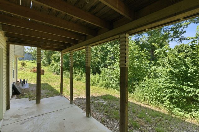 1142 US Highway 160, Reeds Spring, MO 65737