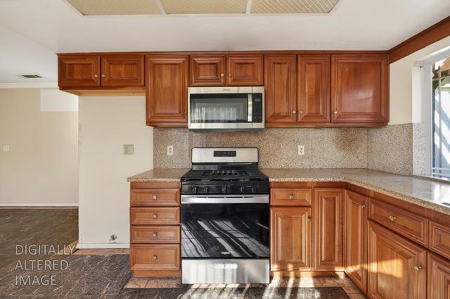 7421 Palmer House Dr, Sacramento, CA 95828