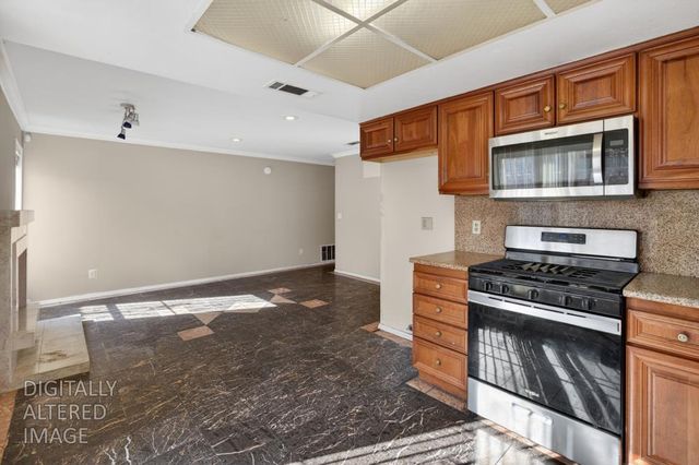 7421 Palmer House Dr, Sacramento, CA 95828