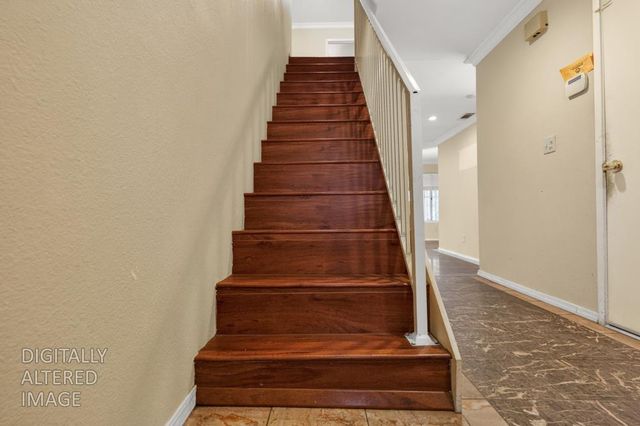 7421 Palmer House Dr, Sacramento, CA 95828