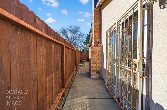 7421 Palmer House Dr, Sacramento, CA 95828