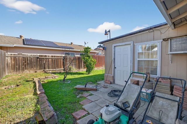 7421 Palmer House Dr, Sacramento, CA 95828