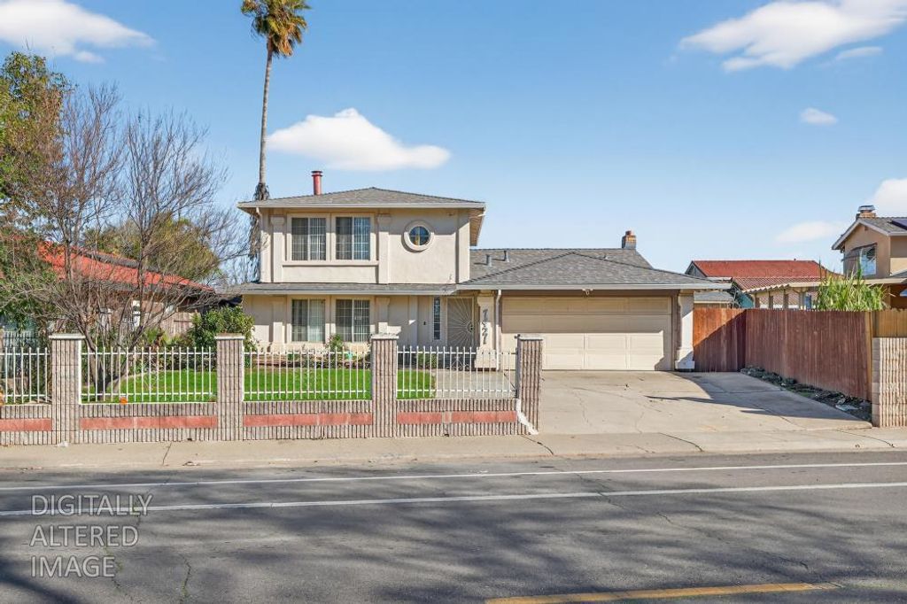 7421 Palmer House Dr, Sacramento, CA 95828