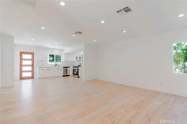6837 Yolanda Avenue, Reseda, CA 91335