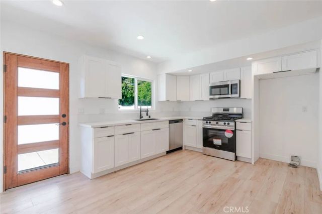 6837 Yolanda Avenue, Reseda, CA 91335