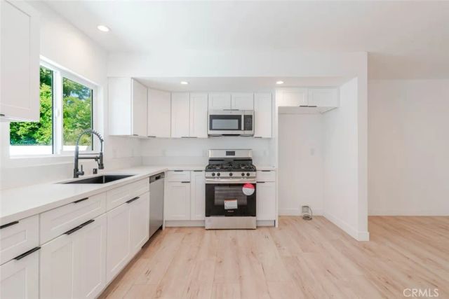 6837 Yolanda Avenue, Reseda, CA 91335