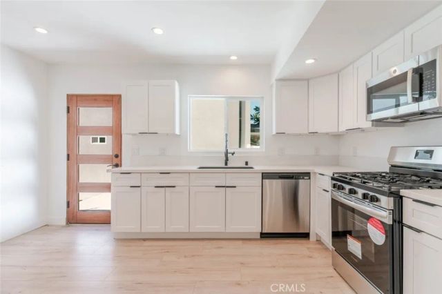 6837 Yolanda Avenue, Reseda, CA 91335