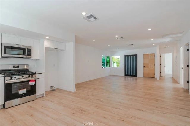 6837 Yolanda Avenue, Reseda, CA 91335