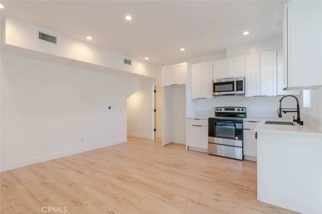 6837 Yolanda Avenue, Reseda, CA 91335