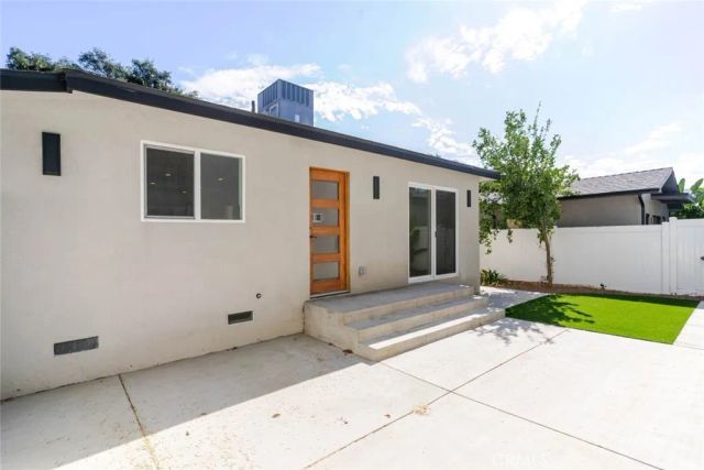 6837 Yolanda Avenue, Reseda, CA 91335