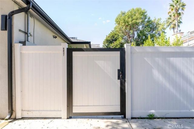 6837 Yolanda Avenue, Reseda, CA 91335