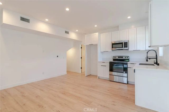 6837 Yolanda Avenue, Reseda, CA 91335