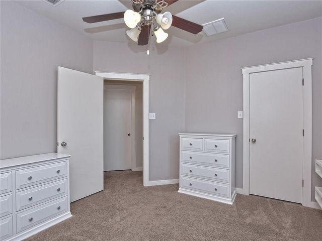 2001 Faro DR 21, Austin, TX 78741
