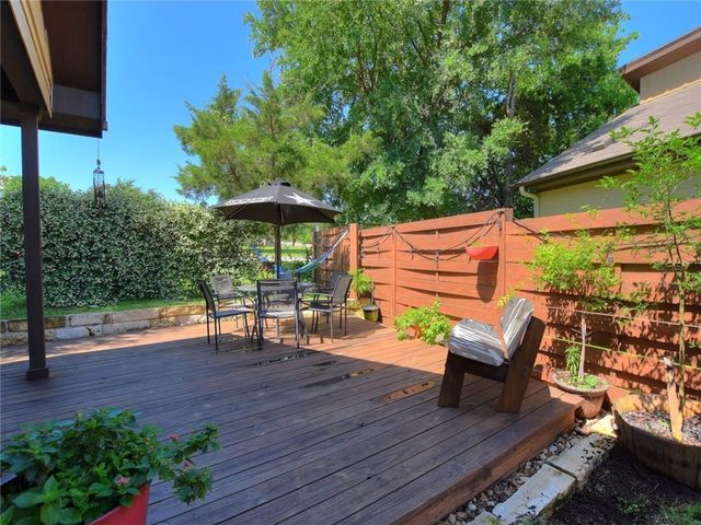 2001 Faro DR 21, Austin, TX 78741