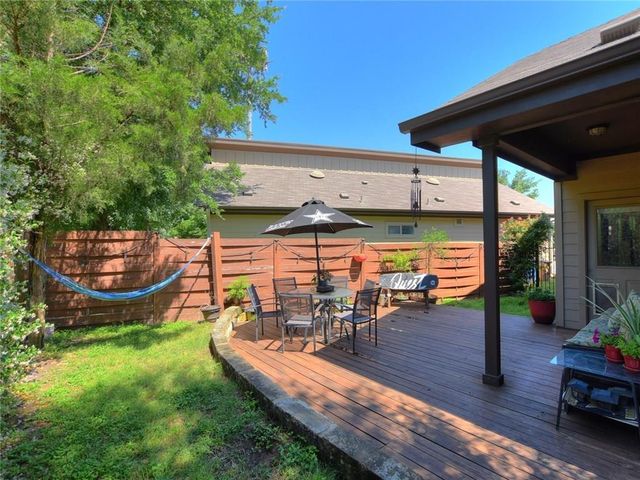 2001 Faro DR 21, Austin, TX 78741