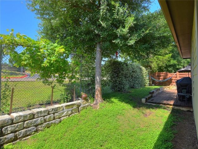 2001 Faro DR 21, Austin, TX 78741