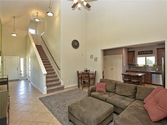 2001 Faro DR 21, Austin, TX 78741