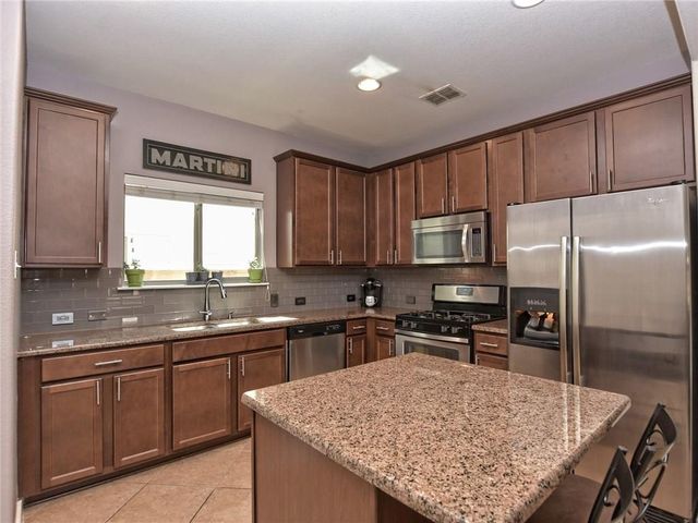 2001 Faro DR 21, Austin, TX 78741