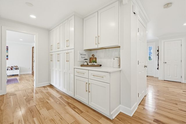 8 Blue Jay Ln, Ashland, MA 01721