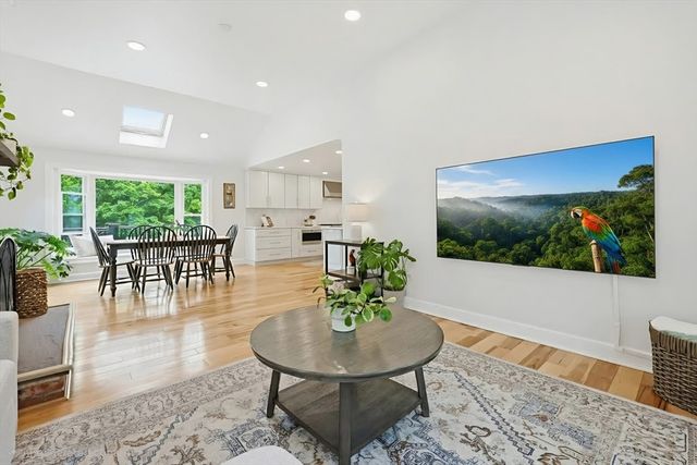 8 Blue Jay Ln, Ashland, MA 01721