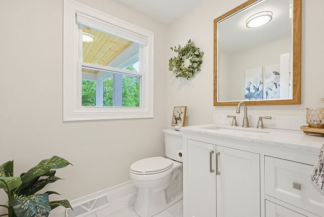 8 Blue Jay Ln, Ashland, MA 01721
