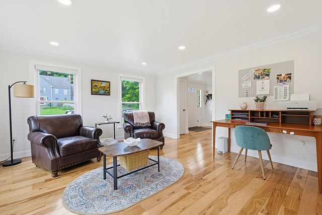 8 Blue Jay Ln, Ashland, MA 01721