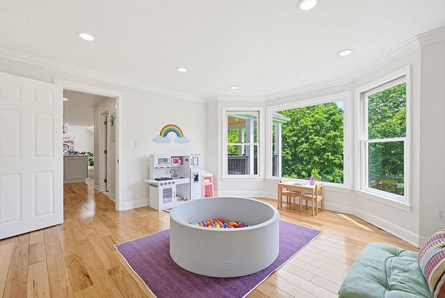 8 Blue Jay Ln, Ashland, MA 01721